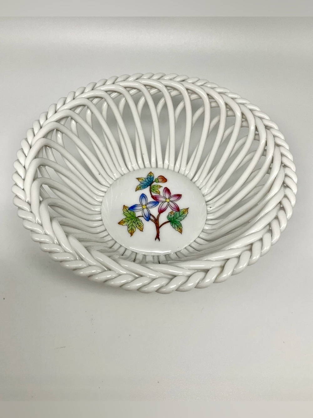 Vintage Herend 5" Round Open Weave Basket #7371 /VBO